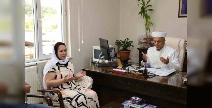 Ukraynalı Olena Mykhailovska, Müslüman olup Aylin adını aldı