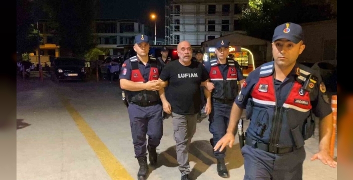 Ünlü yönetmen Ezel Akay'dan adli kontrol sonrası ilk açıklama: 'Her şeyi mahkemede öğreneceksiniz!