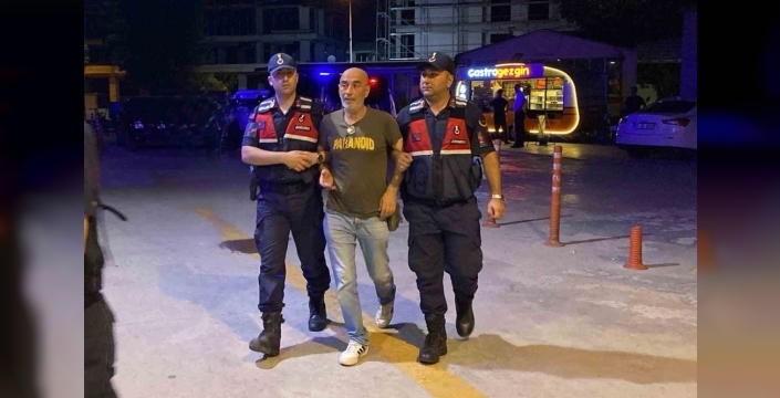 Ünlü yönetmen Ezel Akay’ın evinden çıkanlar şoke etti: Kenevir tarlasına dönen banyo!