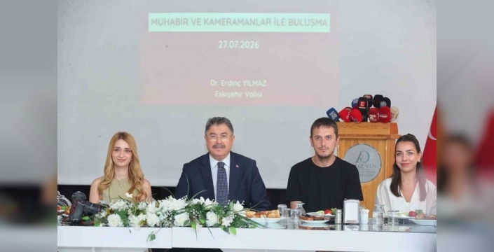 Vali Yılmaz'dan gazetecilere kahvaltı sürprizi: 'Sizler Eskişehir'in cefakâr emekçilerisiniz
