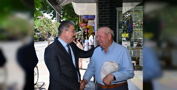 Vali Yılmaz'ın esnaf ziyareti duygusal anlara sahne oldu