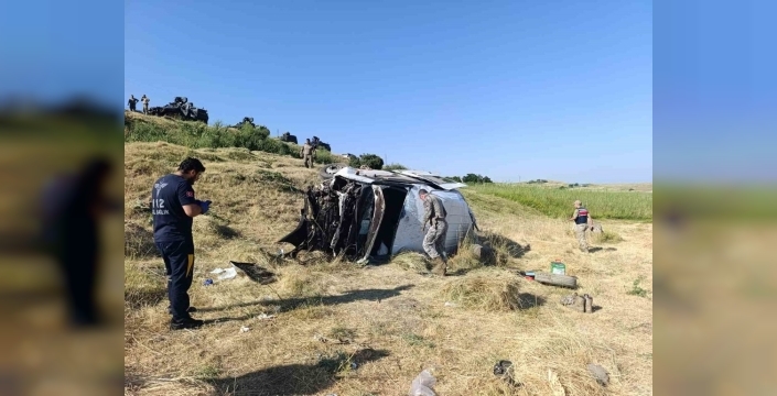 Van'da minibüs kazası: 3 yaralı hastaneye kaldırıldı