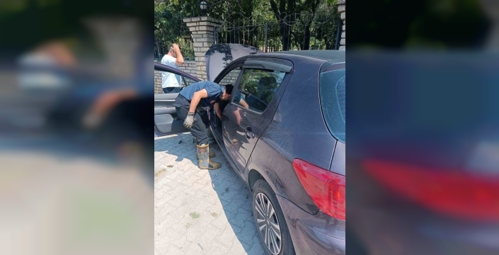 Van''da otomobil duvara böyle çarptı: 1 yaralı!