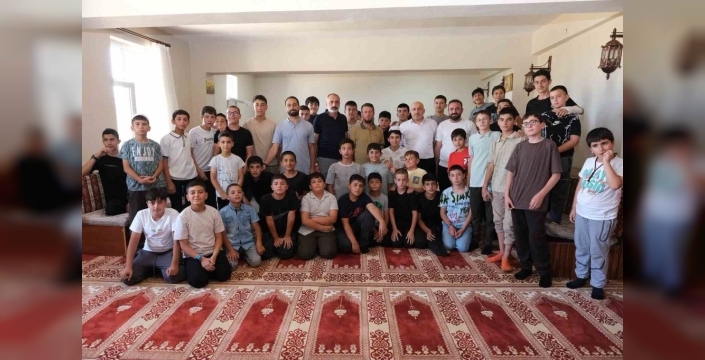Yaz Kur'an Kursu öğrencileri dijital dünyaya karşı uyarılıyor
