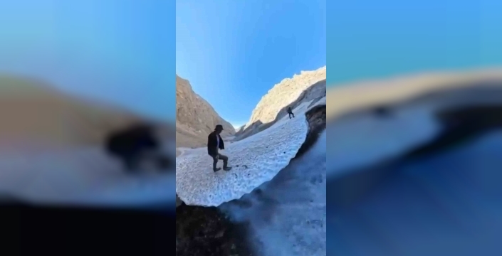 Yaza rağmen dondu kaldı: Karagöl Şelalesi'nden nefes kesen kış manzarası
