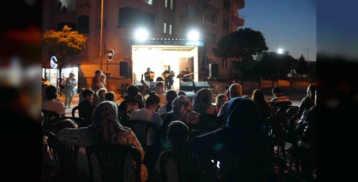 Yazın ritmi Turhal'da mahalle konserleriyle yükseliyor