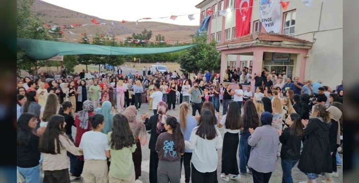 Yeniköy Şenliği coşkusu, geleneksel lezzetlerle buluştu