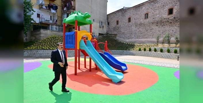 Yıldırım'da yaz aylarında park bakım çalışmaları hız kazandı