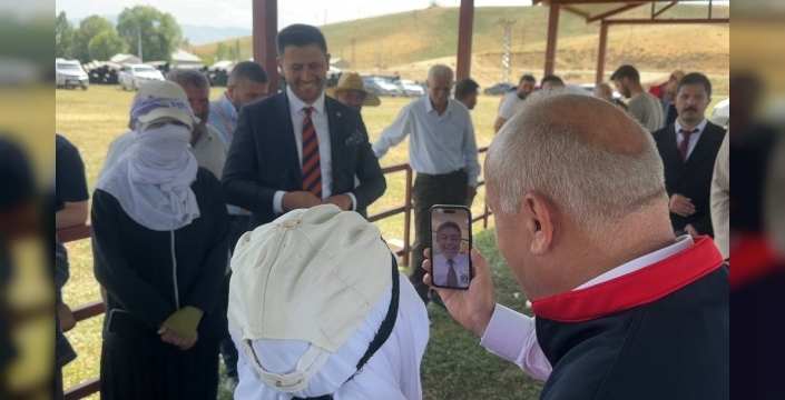 Yüksekova'da berivanlar için gölgelik alanlar açıldı