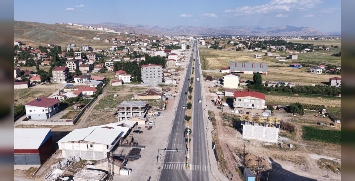 Yüksekova'da trafik polislerinden hız denetimi