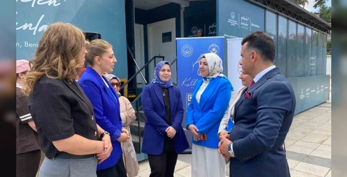 Yükselen kadınlar girişimcilik eğitim tırı, Erzurum'da kadınlarla bir araya geldi