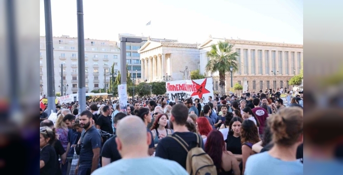 Yunanistan'da otizmli gencin ölümü protesto edildi: 'Devlet cinayet işliyor!