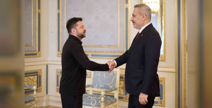 Zelenskiy'den Türkiye ve Fidan'a barış çabaları için teşekkür: Nişan da takdim edildi