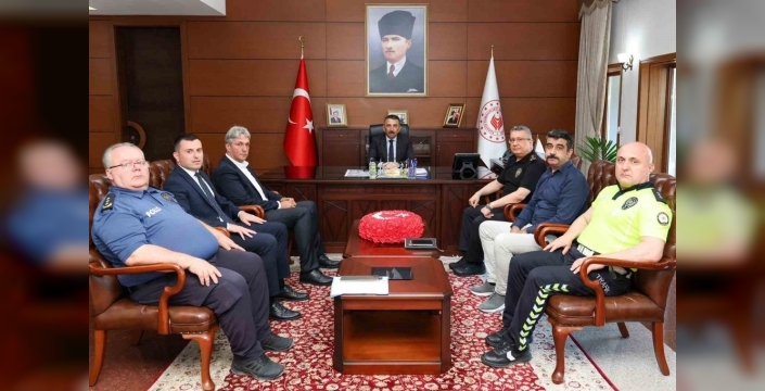 Zonguldak'ta trafik, altyapı ve gençlik hamlesi: Vali Hacıbektaşoğlu başkanlığında kritik toplantı